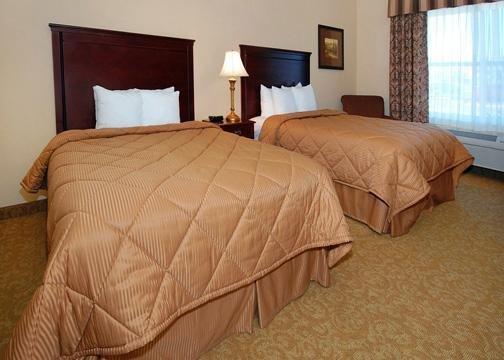 Comfort Inn & Suites Mcminnville Wine Country Exterior photo