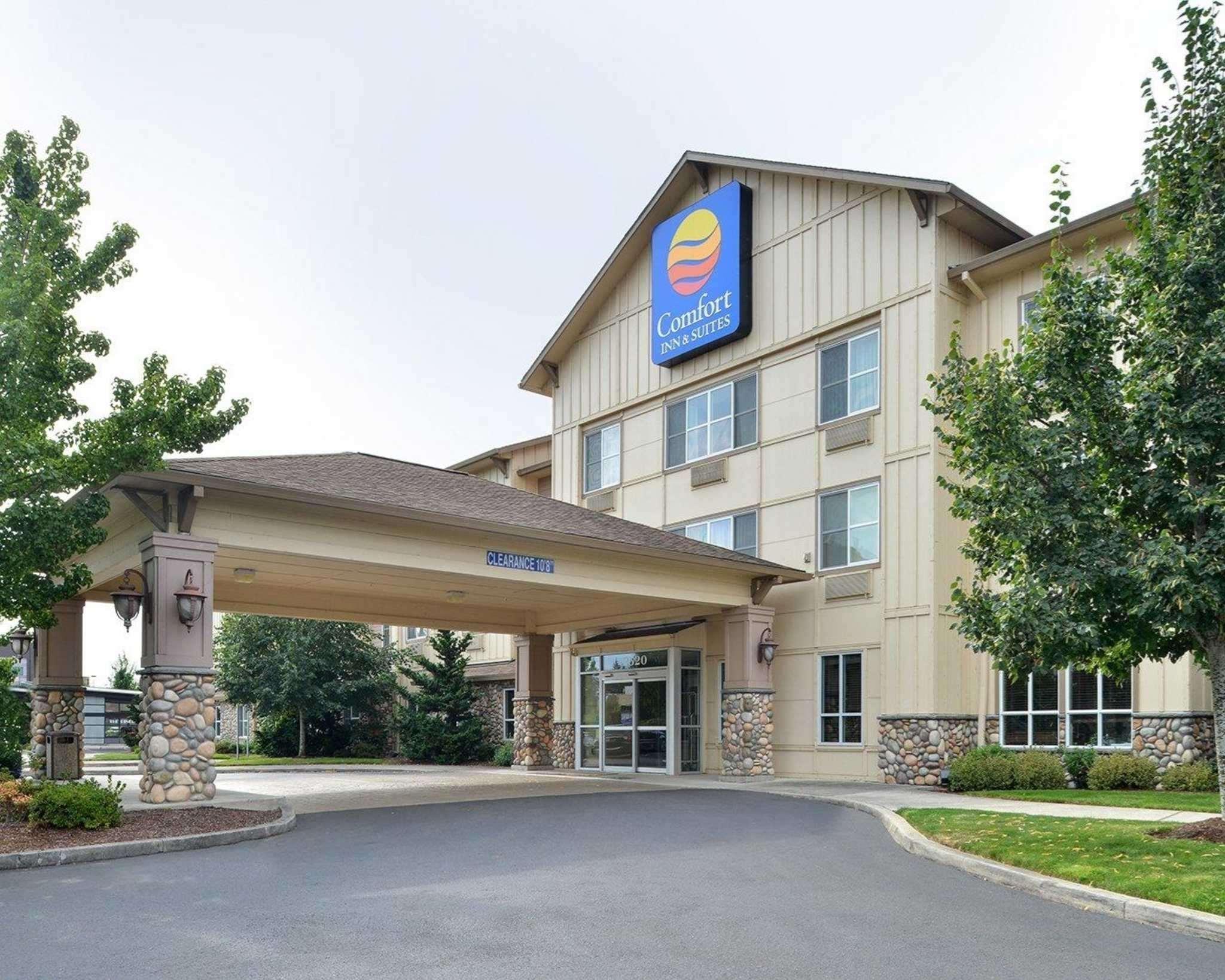 Comfort Inn & Suites Mcminnville Wine Country Exterior photo